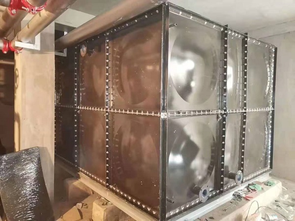 無焊接鍍鋅鋼闆水箱